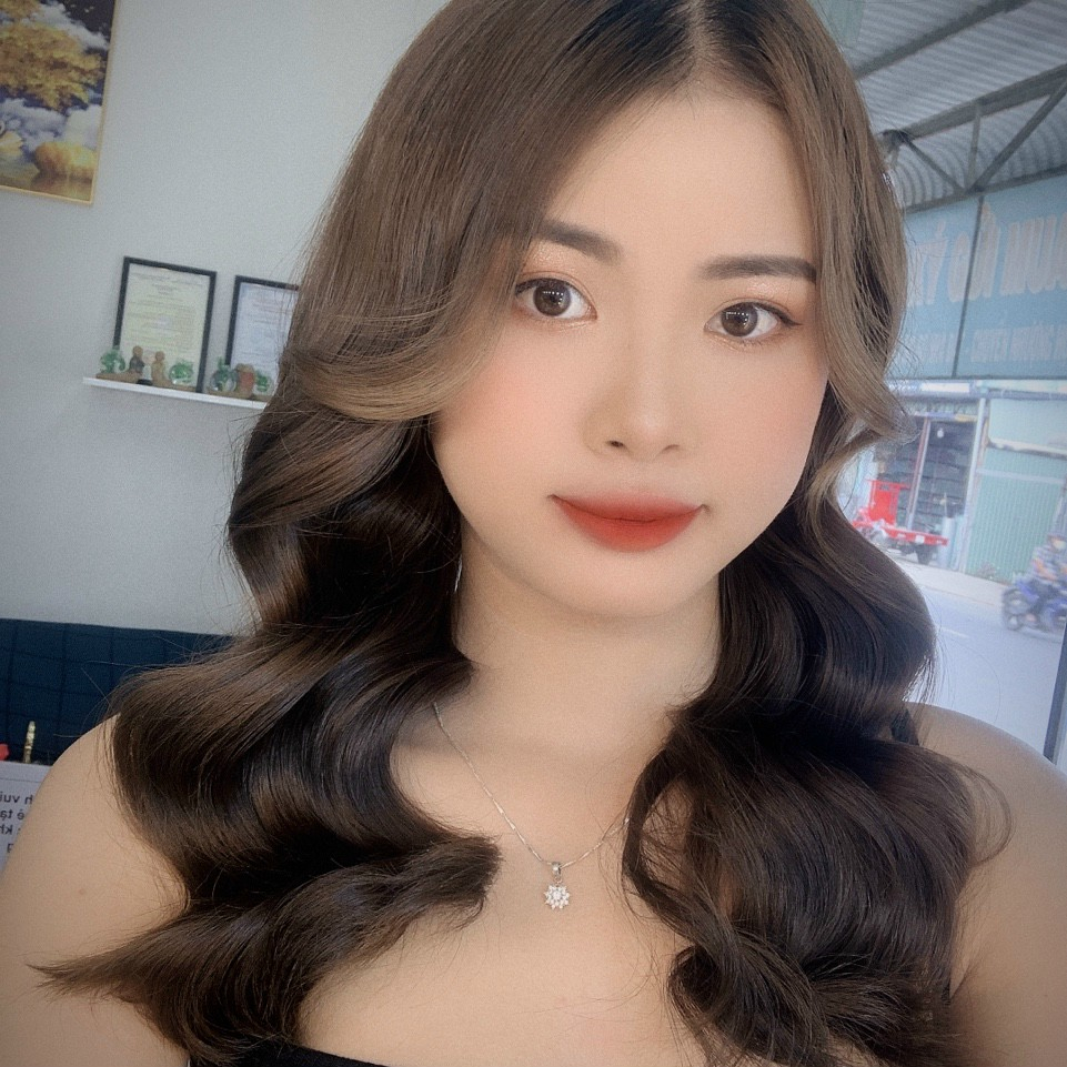 Chị Trâm Nguyễn